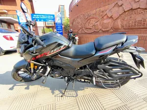 হোন্ডা হর্নেট ২.০ ২০২৪ ব্ল্যাক