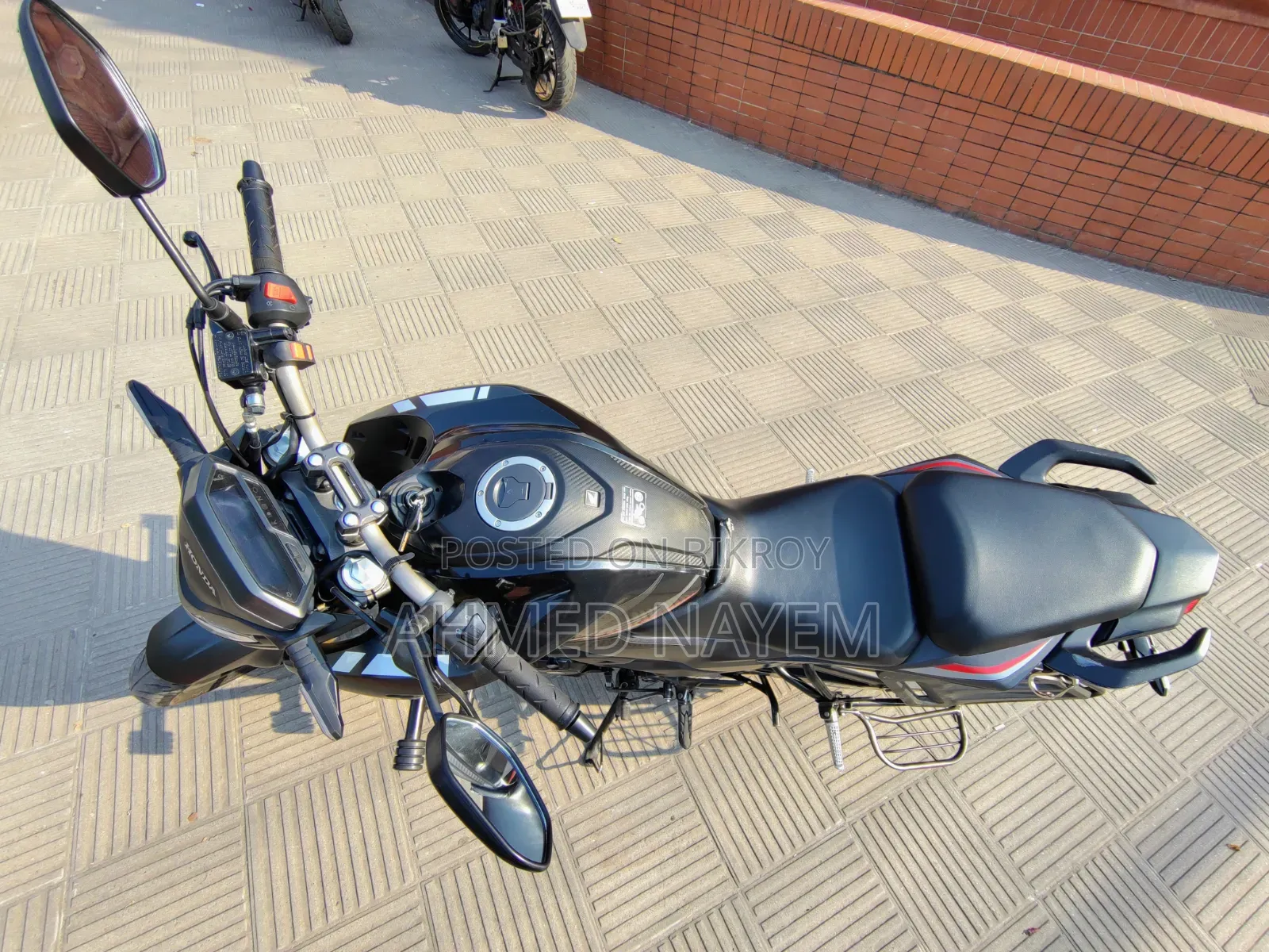 হোন্ডা হর্নেট ২.০ ২০২৪ ব্ল্যাক