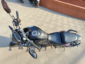 হোন্ডা হর্নেট ২.০ ২০২৪ ব্ল্যাক