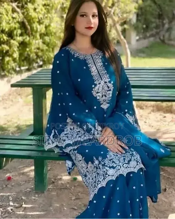 পার্টি ঘারারা কালেকশন