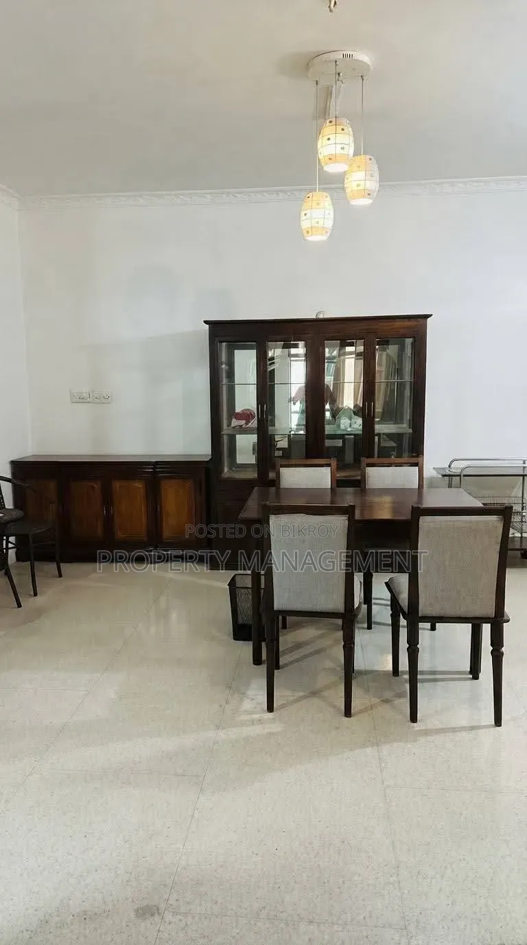 গুলশানে ভাড়ার জন্য ফার্নিশড ৩-বেডরুম অ্যাপার্টমেন্ট