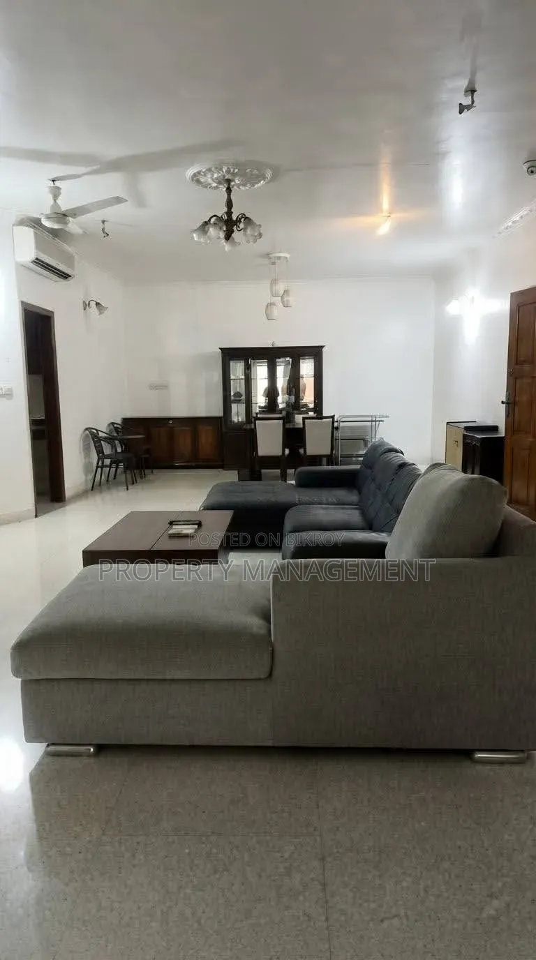 গুলশানে ভাড়ার জন্য ফার্নিশড ৩-বেডরুম অ্যাপার্টমেন্ট