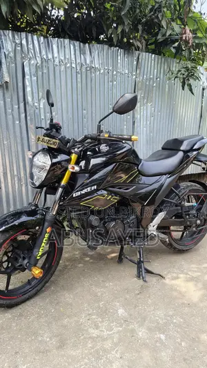 সুজুকি জিক্সার ২০২৪ ব্ল্যাক