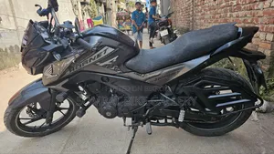 হিরো হান্টার ১৫০ ২০২২ কালো
