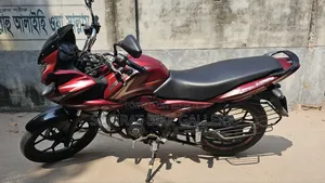 Bajaj Discover 135 2022 Red