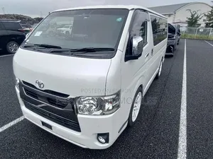 Toyota HiAce 2021