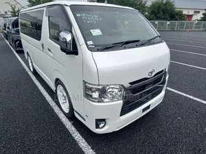 Toyota HiAce 2021