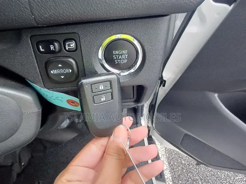 Toyota HiAce 2021