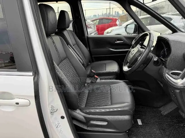 Toyota Noah 2022 Pearl