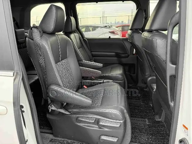 Toyota Noah 2022 Pearl