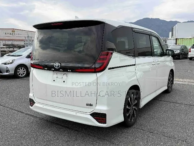 Toyota Noah 2022 Pearl