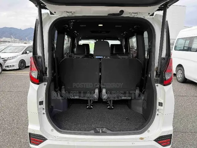 Toyota Noah 2022 Pearl