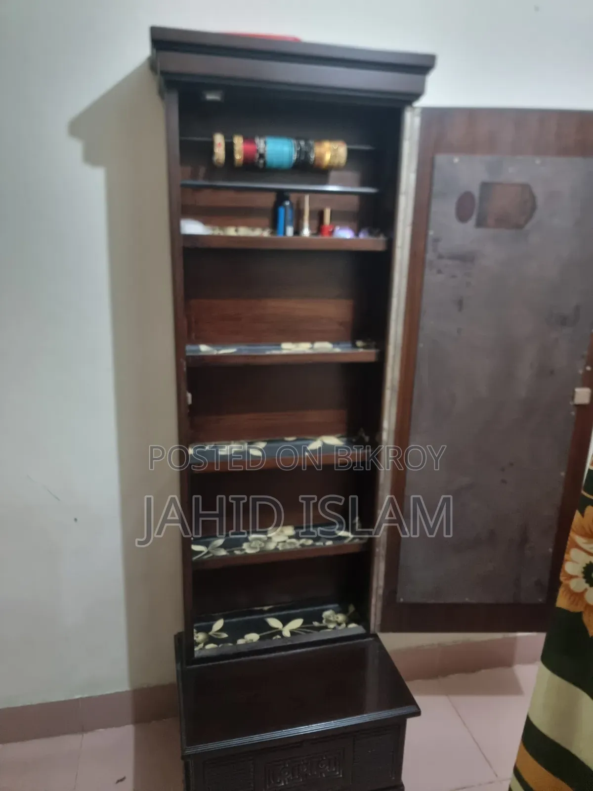 ব্যাবহার উপযোগী, ড্রেসিং টেবিল।