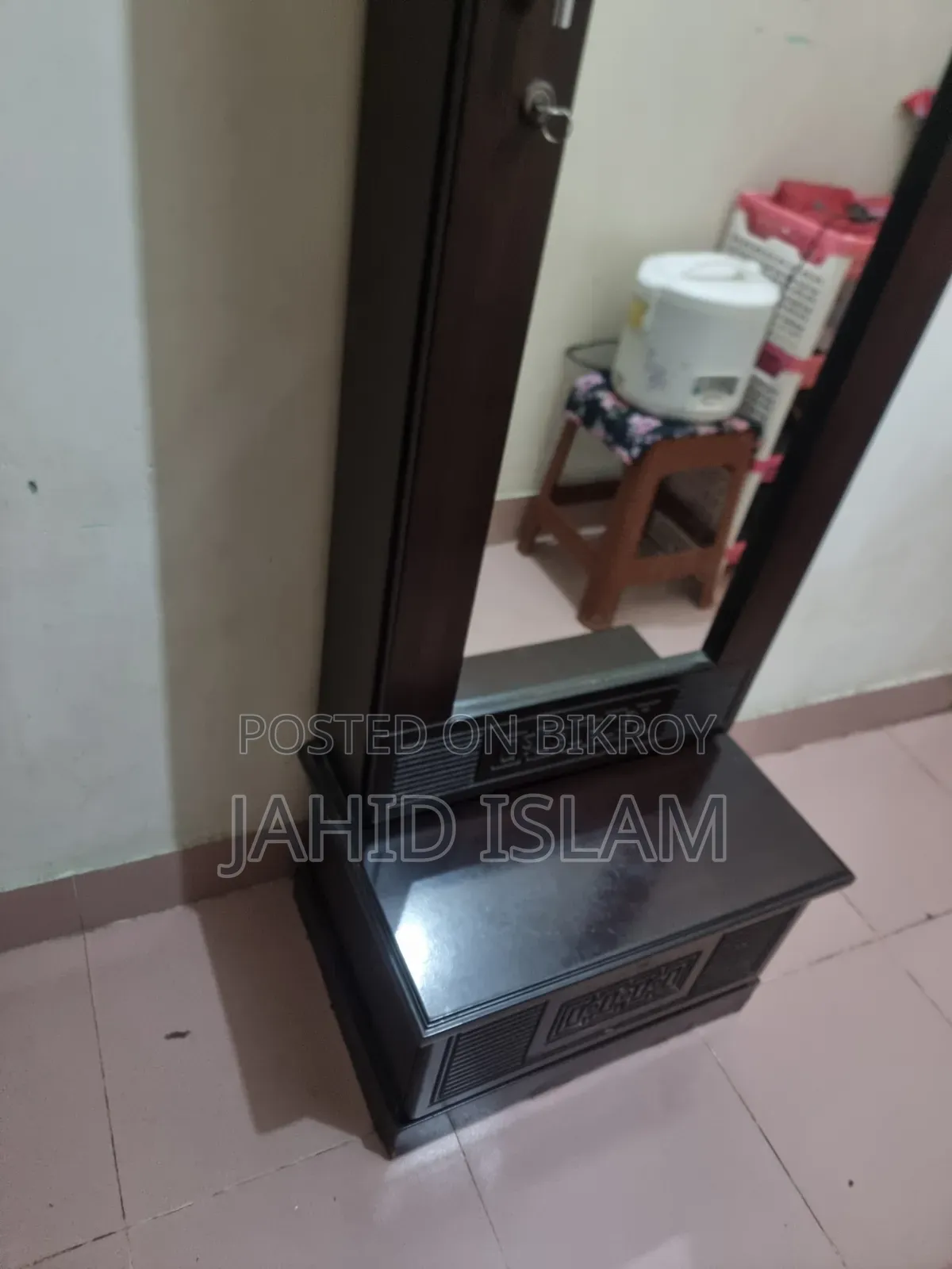 ব্যাবহার উপযোগী, ড্রেসিং টেবিল।