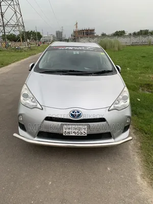 টয়োটা অ্যাকোয়া ২০১২ সিলভার