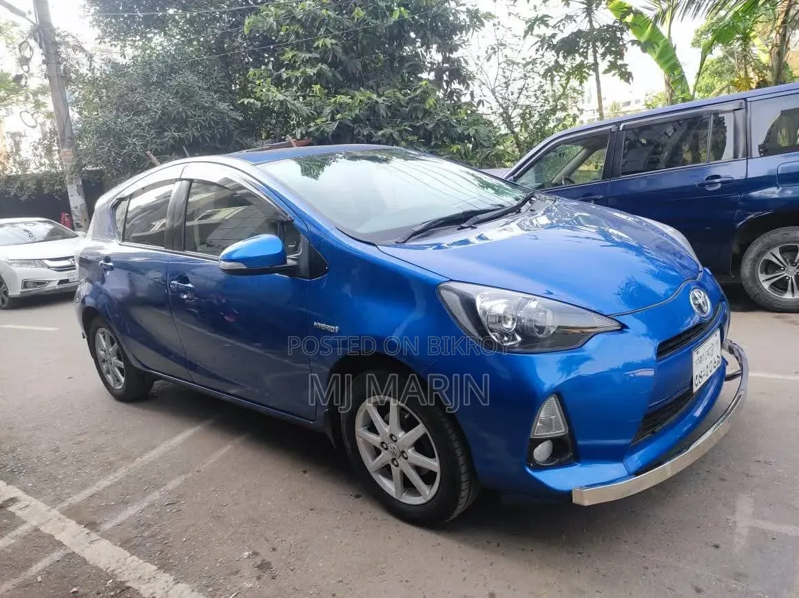 Toyota Aqua 2012 Blue