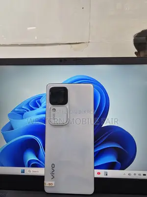 Vivo V30 Pro 256 GB Silver