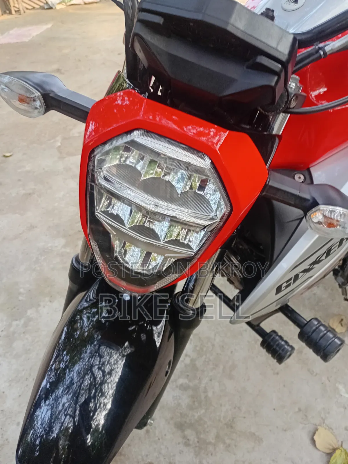 Suzuki Gixxer 2024 Orange