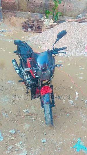 বাজাজ পালসার ১৫০ ২০১৪ রেড