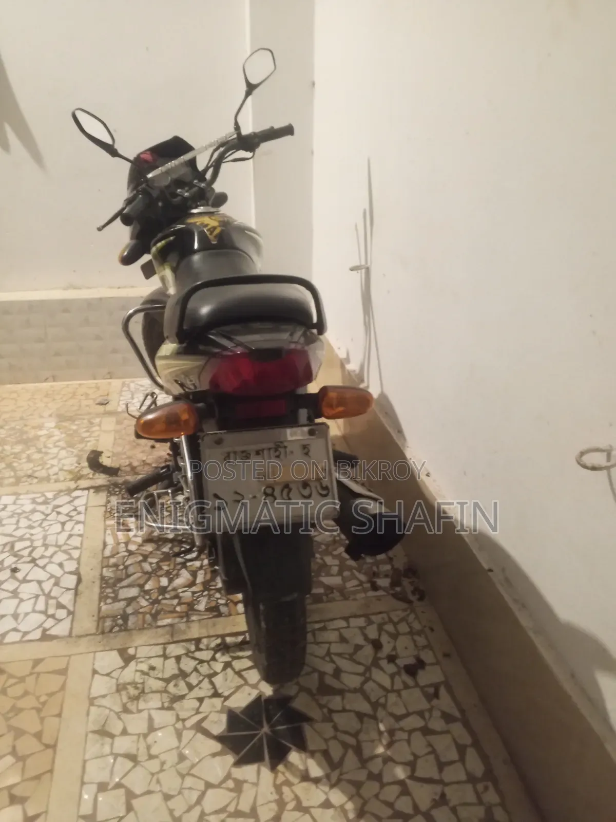 টিভিএস মেট্রো ২০১৮ কালো