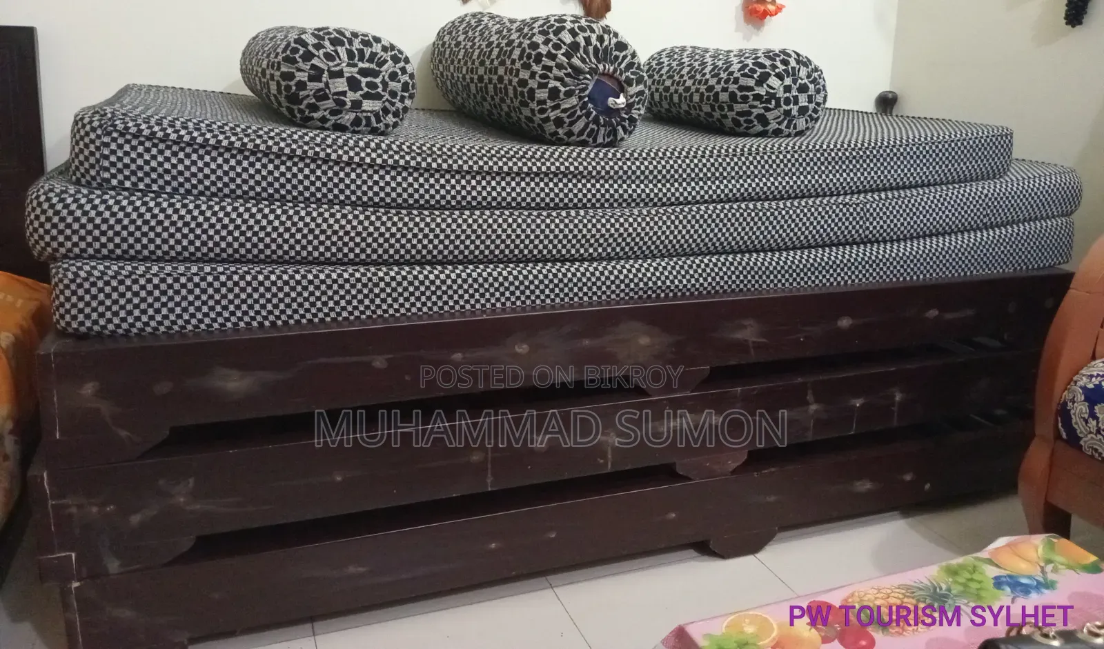 অল্প ব্যবহার করা এরাবিয়ান সোফা বিক্রি হবে