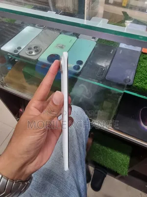 টেকনো পোভা স্লিম ৫জি ২৫৬ জিবি সাদা