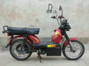 মোটরসাইকেল ২০২২ লাল