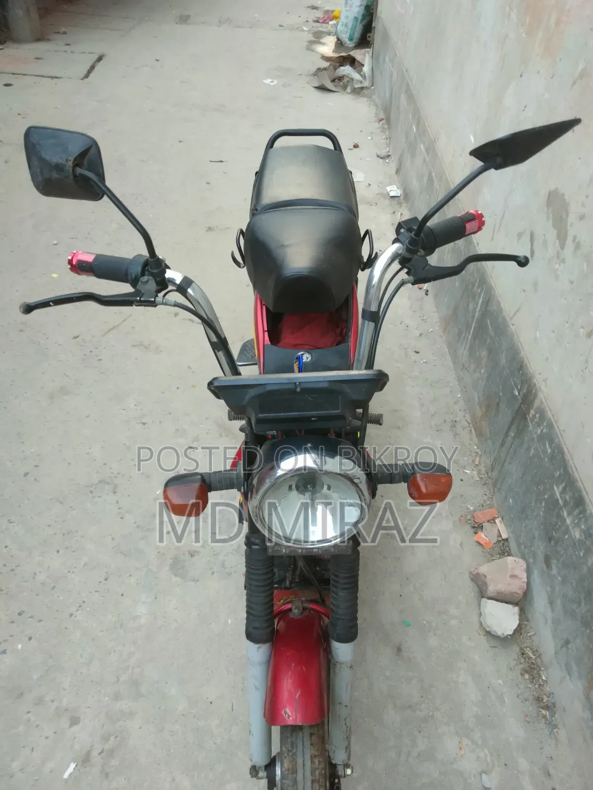 মোটরসাইকেল ২০২২ লাল