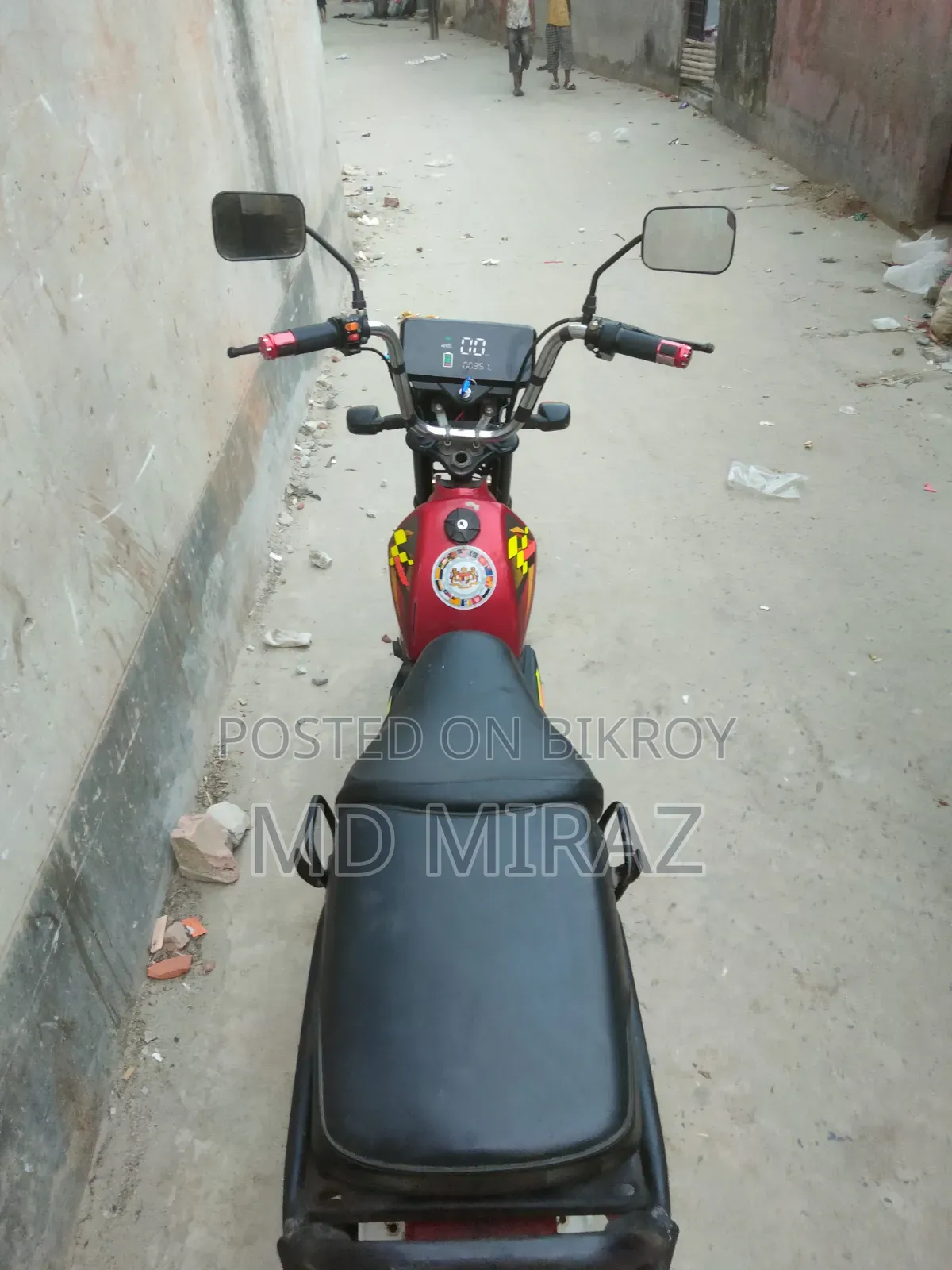 মোটরসাইকেল ২০২২ লাল