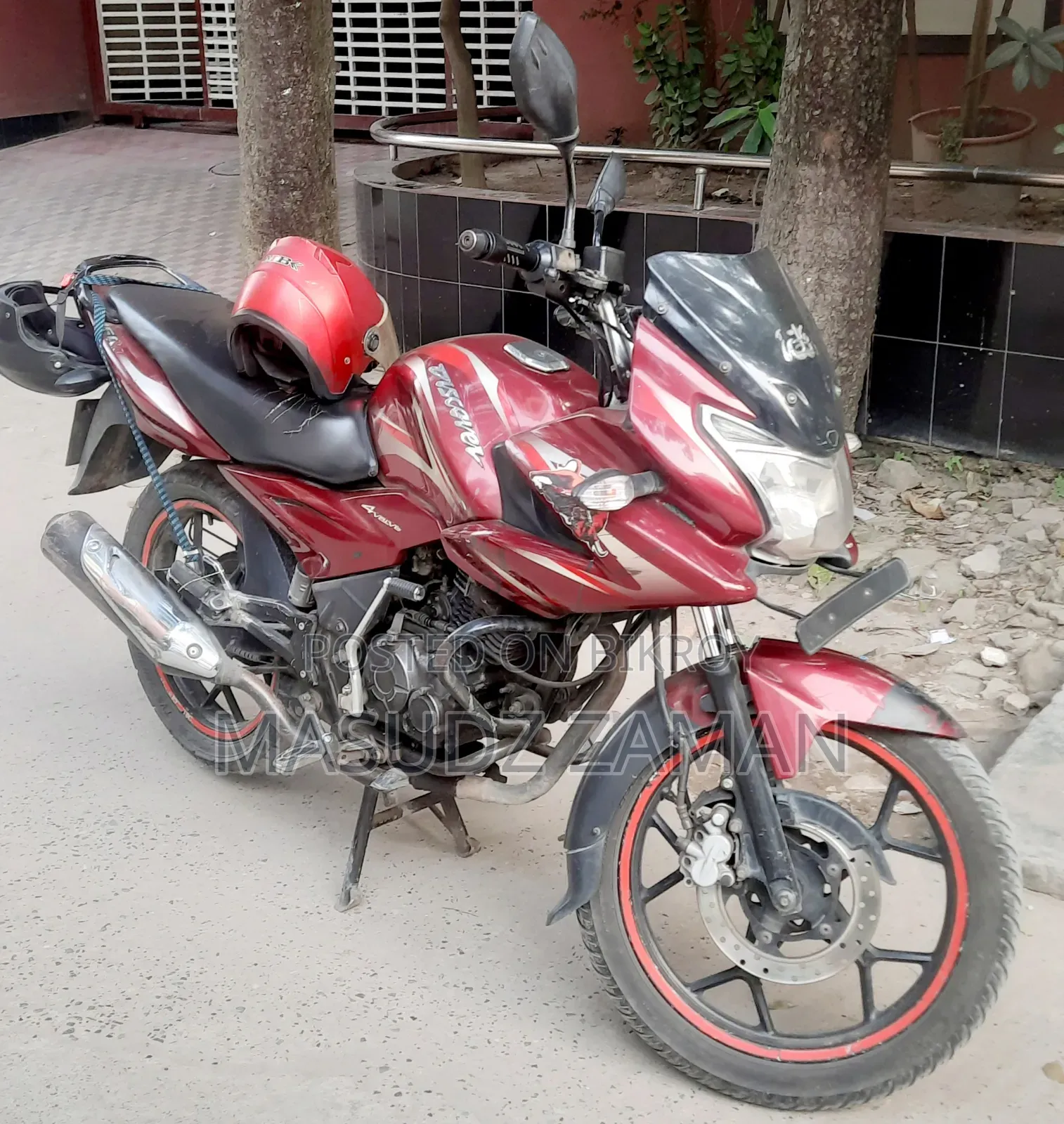 বাজাজ ডিসকভার ১৫০এফ ২০১৬ রেড