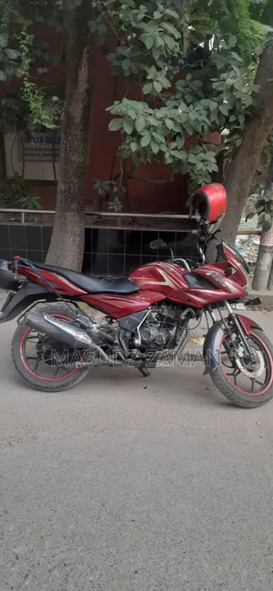 বাজাজ ডিসকভার ১৫০এফ ২০১৬ রেড