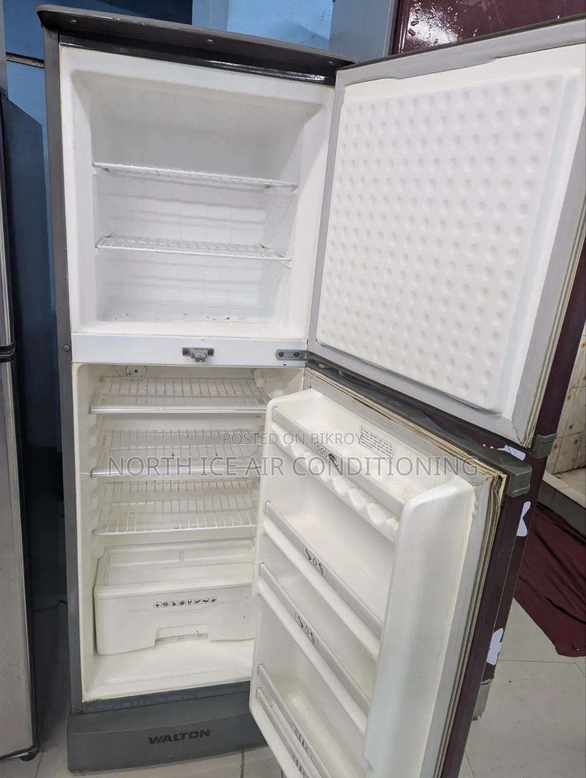 Walton Maroon Color Frost Fridge 12.5 Cft.