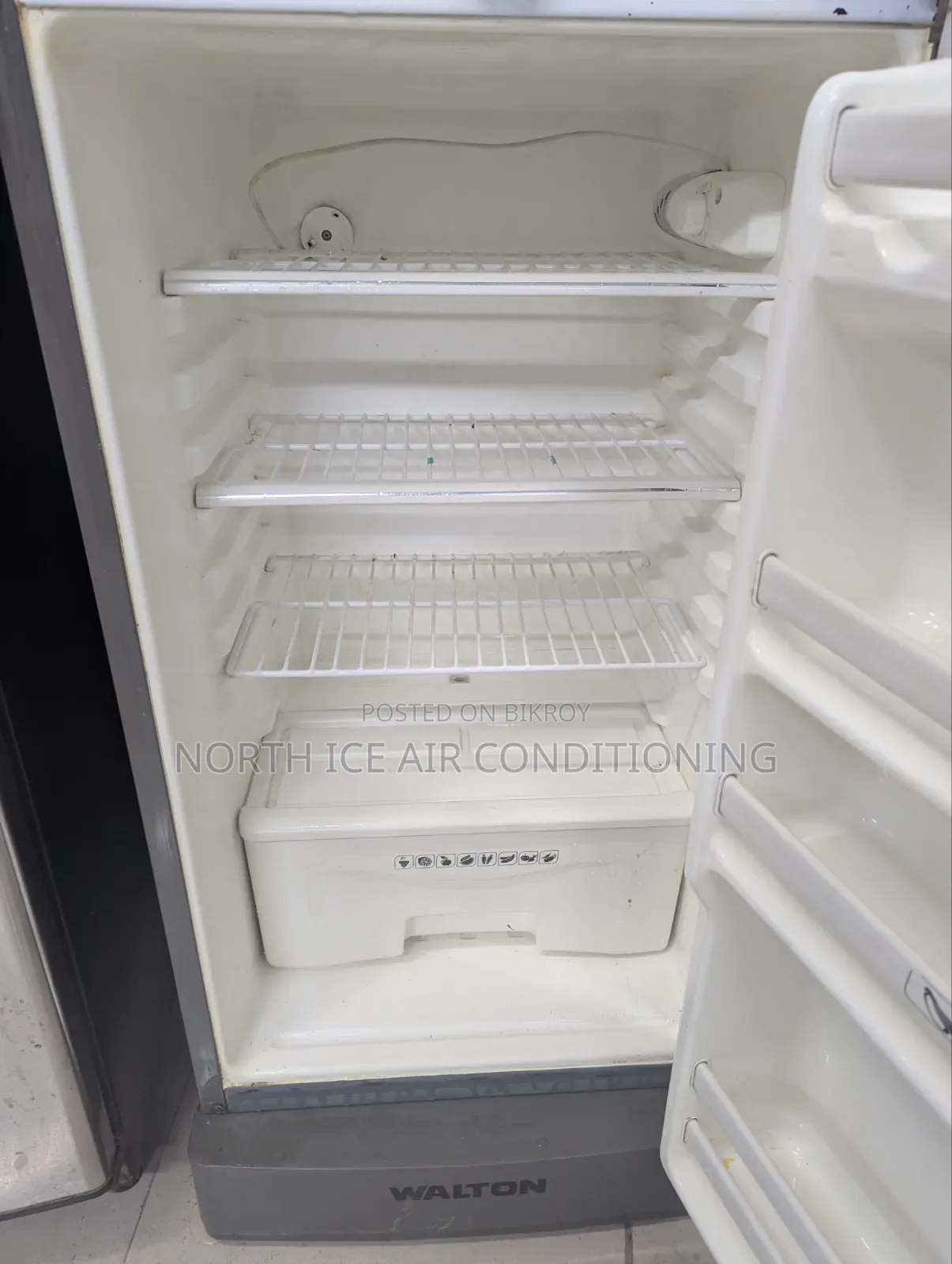 Walton Maroon Color Frost Fridge 12.5 Cft.