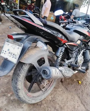 বাজাজ পালসার ১৫০ ২০১৭ ব্ল্যাক