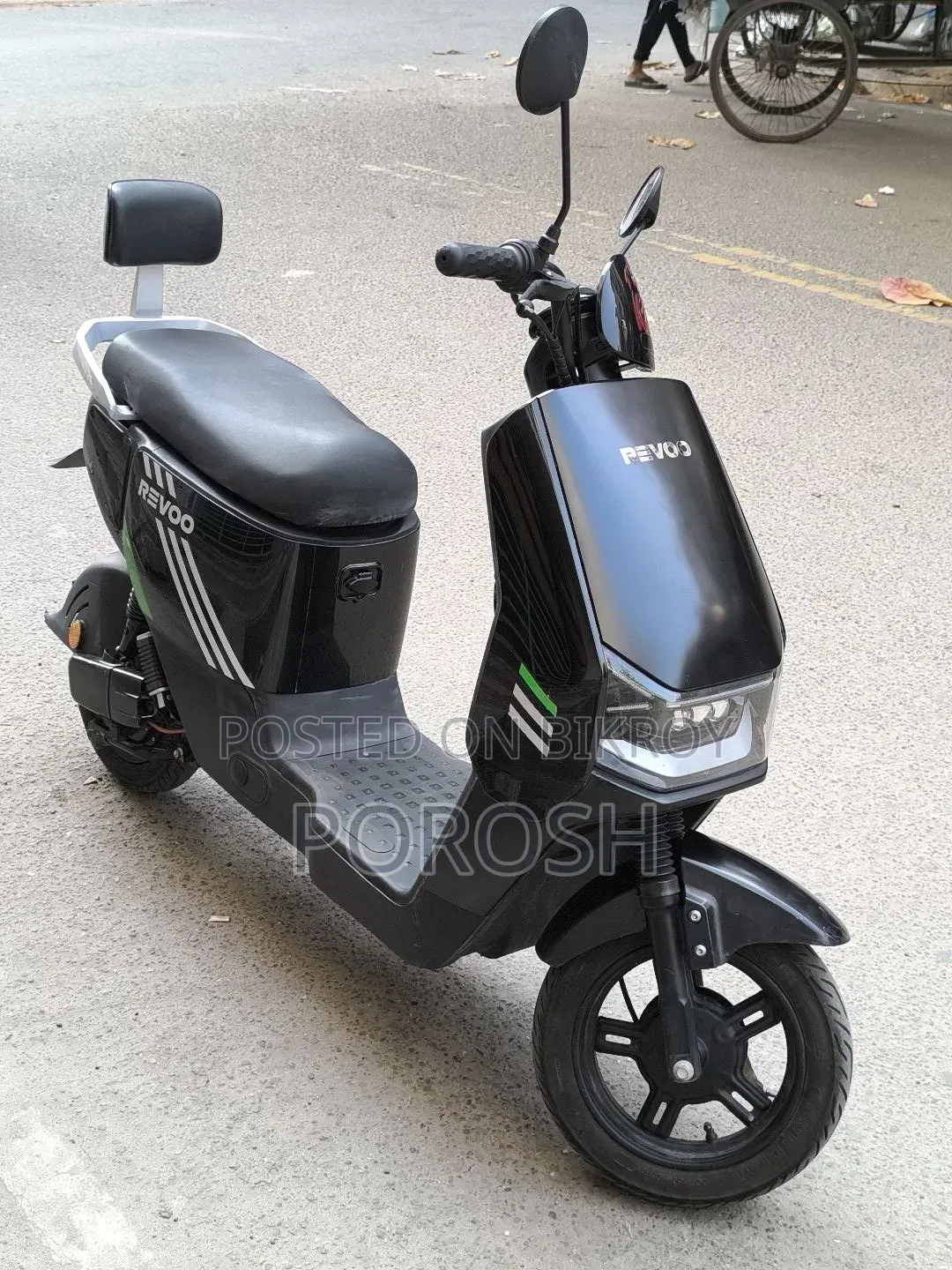 Revoo A10 2026 Black