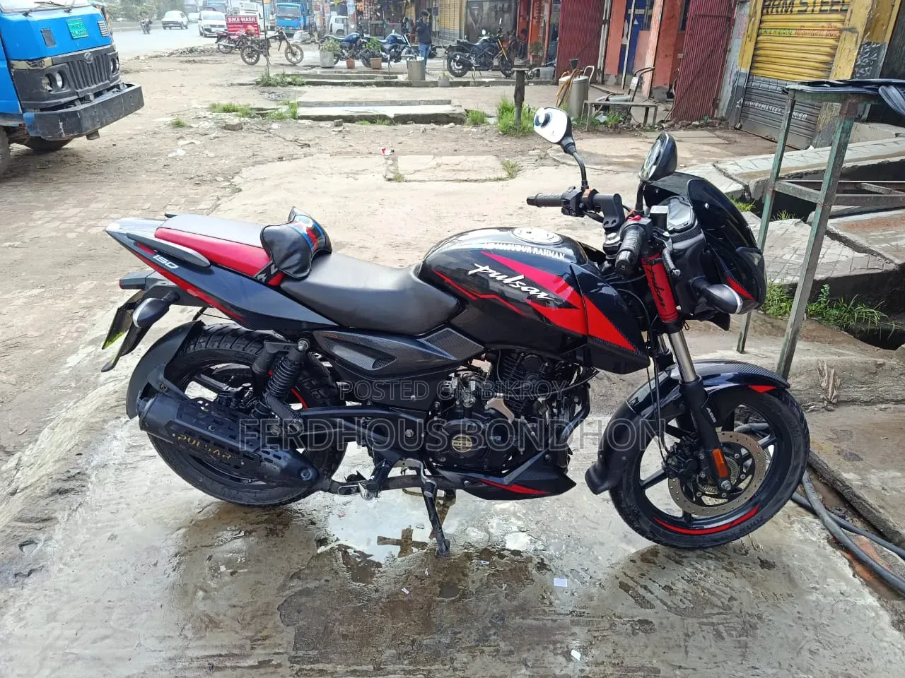 বাজাজ পালসার ১৫০ ২০২২ ব্ল্যাক