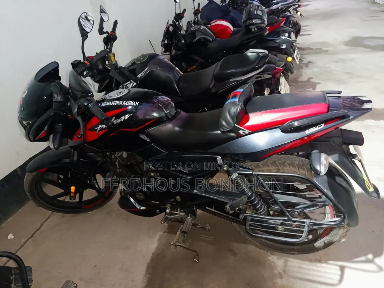 বাজাজ পালসার ১৫০ ২০২২ ব্ল্যাক