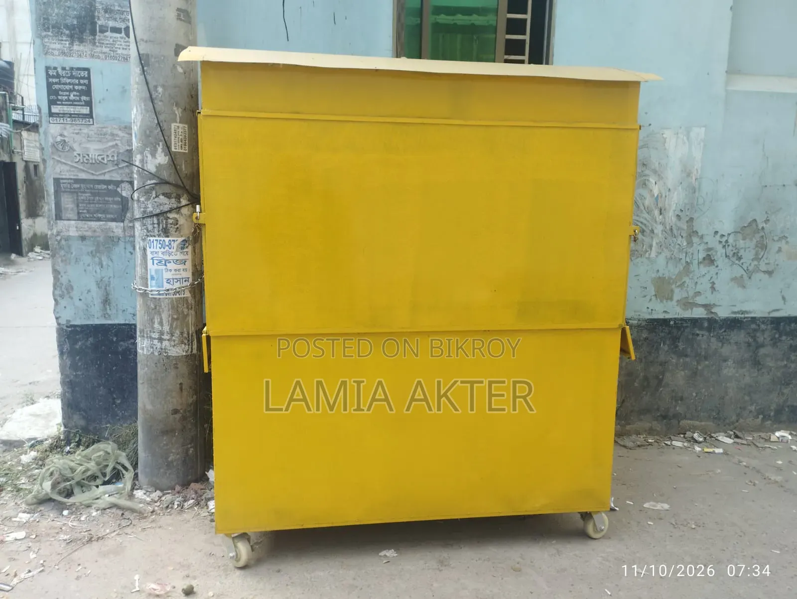 An attractive and sturdy Food Cart for sale, completely brand new