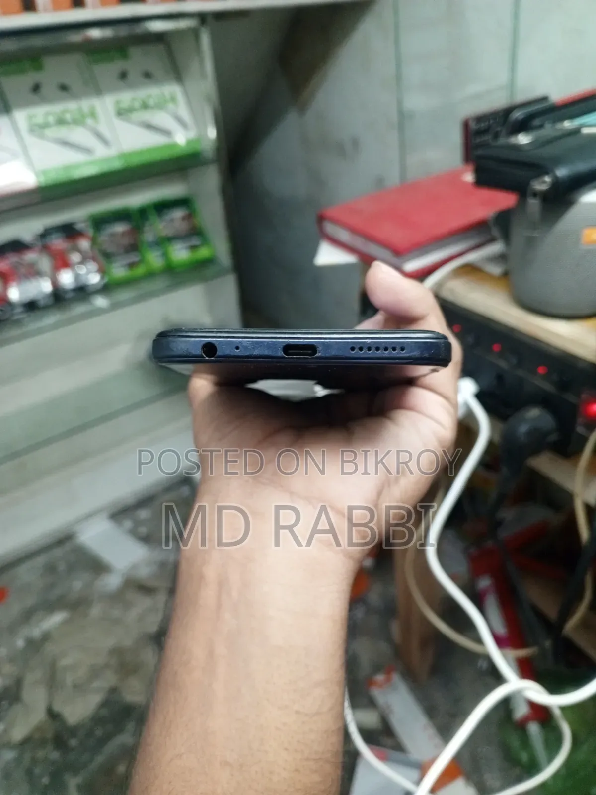 ইনফিনিক্স হট কুড়ি ১২৮ জিবি