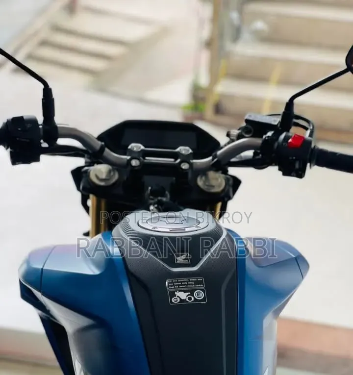 Honda Hornet 2.0 2025 Blue