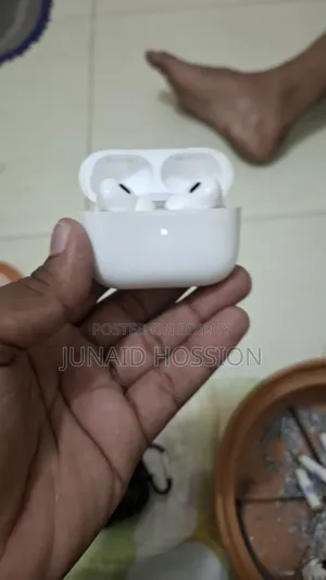 Apple AirPods Pro..