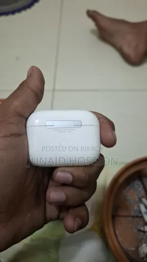 Apple AirPods Pro..