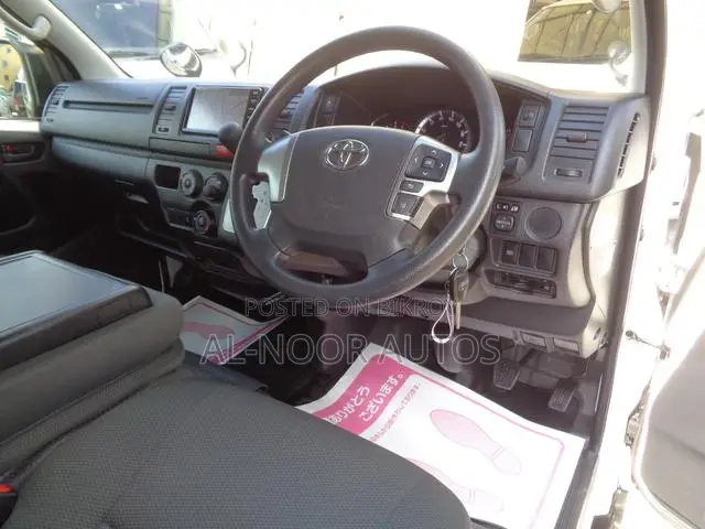 Toyota HiAce 2021 White