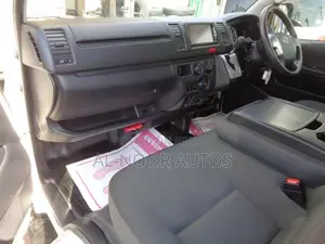 Toyota HiAce 2021 White