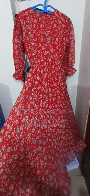 ব্যবহৃত লং গাউন, নতুনের মতো