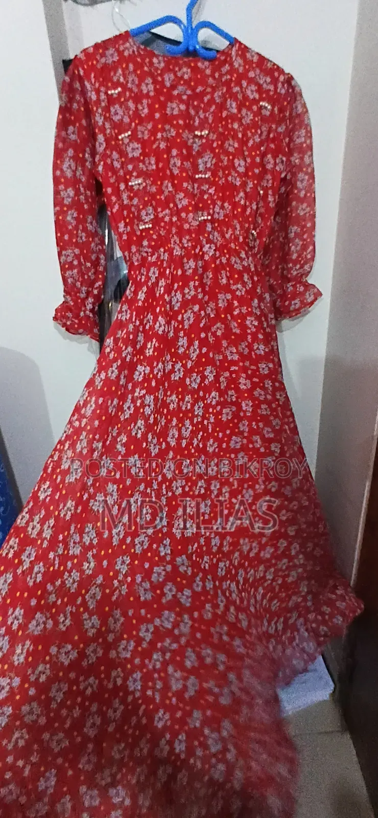 ব্যবহৃত লং গাউন, নতুনের মতো
