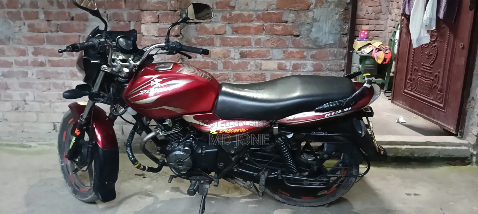 Bajaj Discover 100 2012 Red