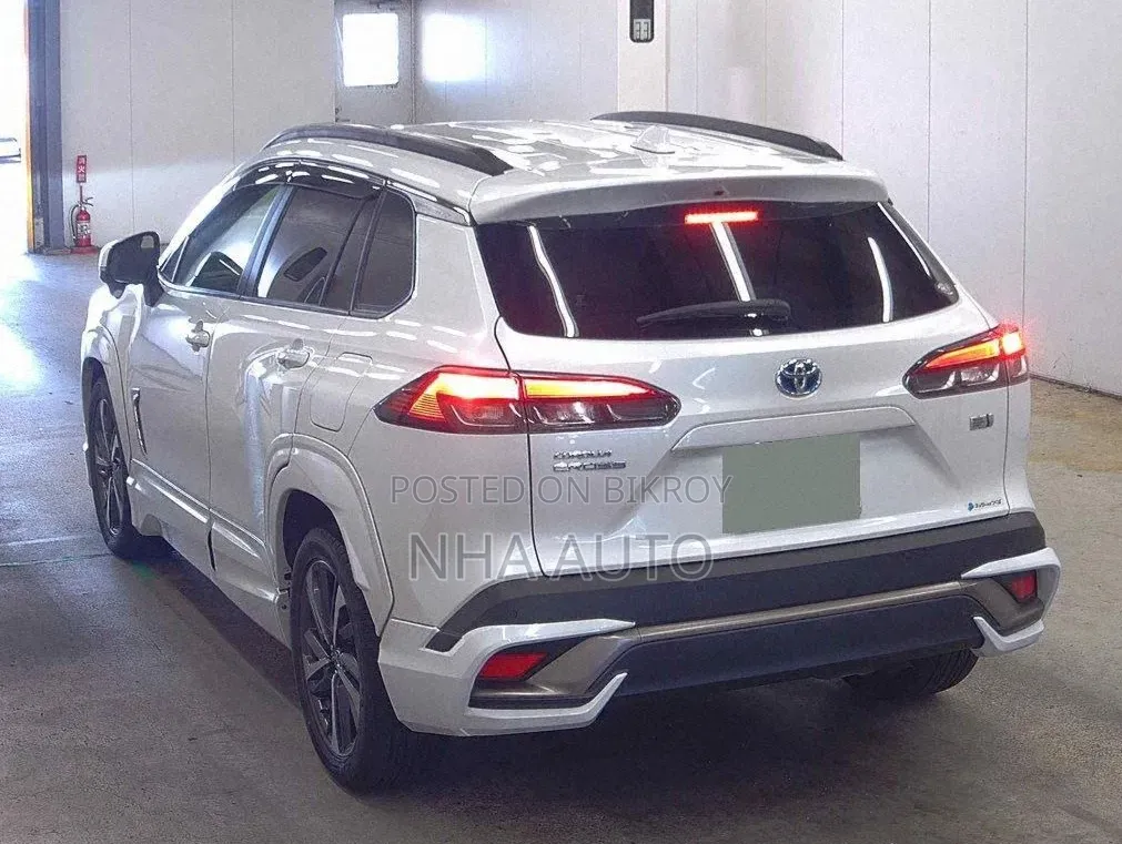 Toyota Corolla Cross 1.8 Hybrid AWD 2021 Pearl