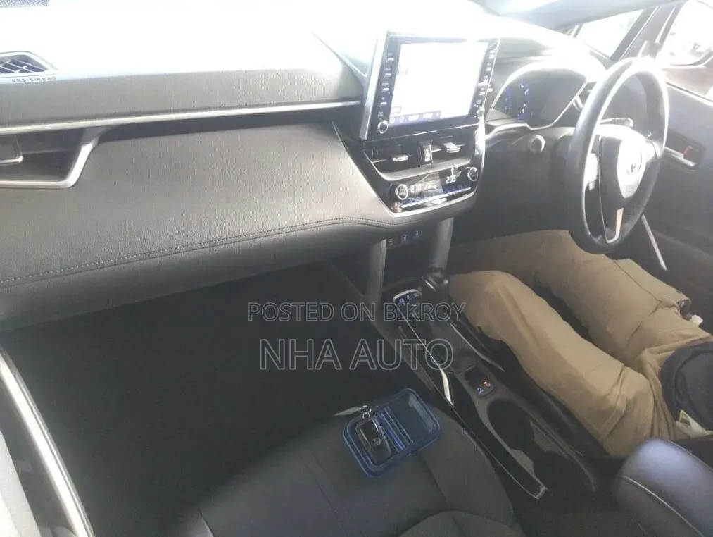 Toyota Corolla Cross 1.8 Hybrid AWD 2021 Pearl