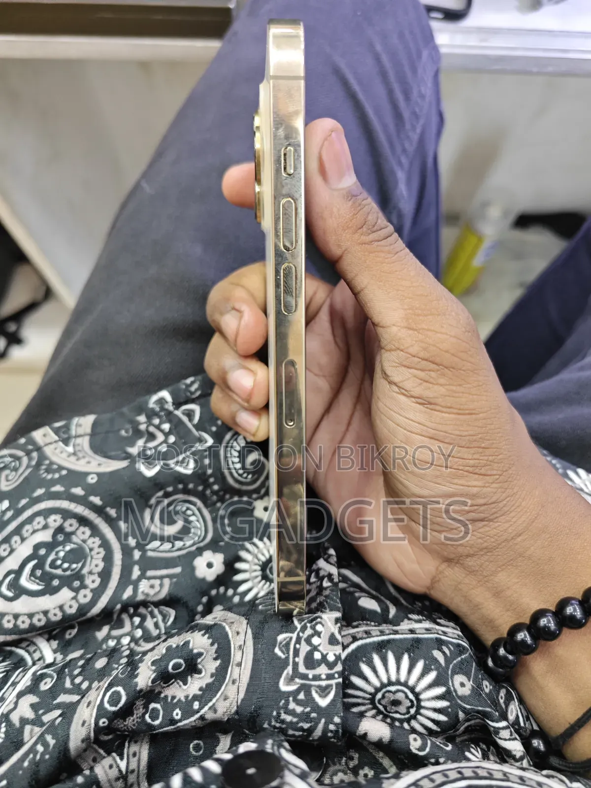 অ্যাপল আইফোন ১৩ প্রো ১২৮ জিবি গোল্ড
